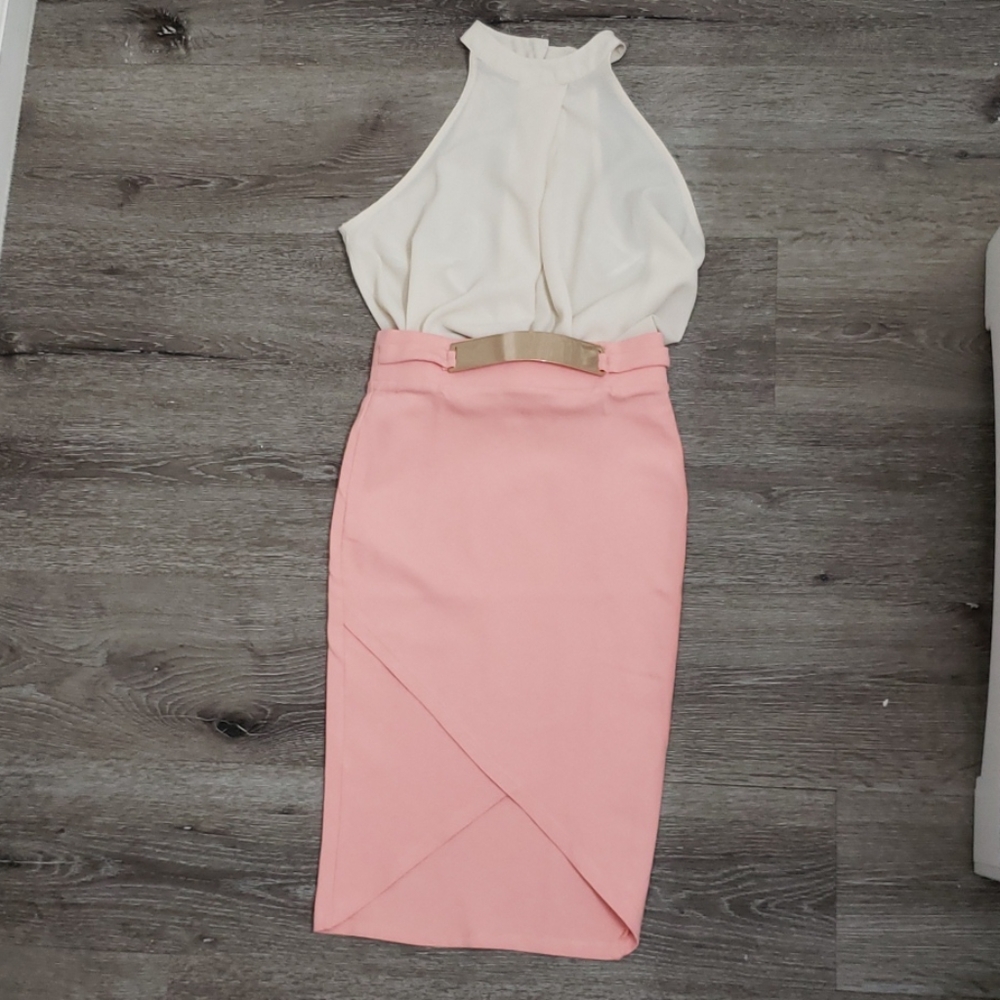 Long pencil skirt and blouse